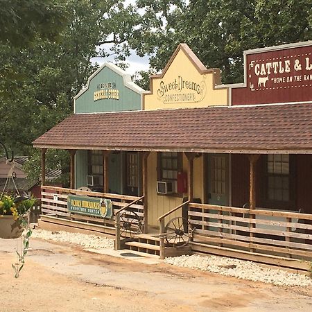 Acorn Hideaways Canton Charming Pioneer Suite 1890'S General Store Exterior foto